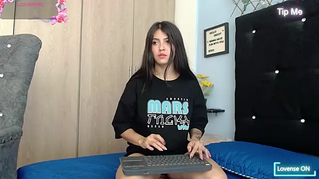 evatits 1 online show from November 30, 2025, 1:59 pm