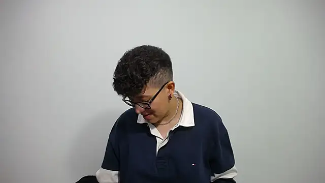 Snapshot of alex_noa chatting on January 13, 2025, 11:06 pm alex noa online show from January 13, 2025, 11:06 pm