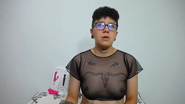 Snapshot of alex_noa chatting on February 21, 2025, 10:26 pm alex noa online show from February 21, 2025, 10:26 pm