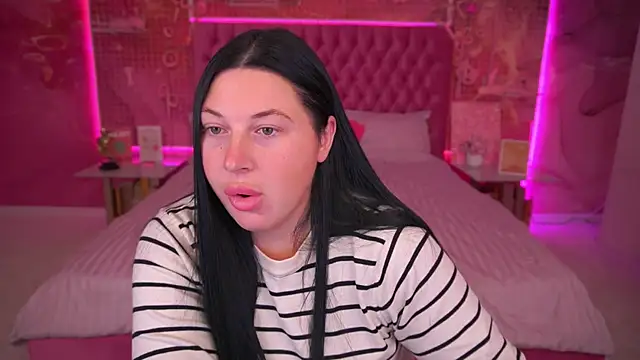 ArianaDarkk online show from October 18, 2025, 7:47 pm