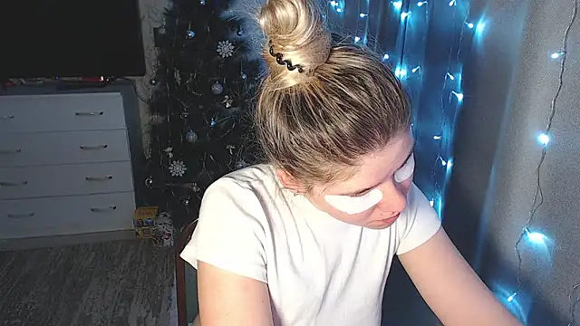 Snapshot of MelissaXKinky chatting on January 3, 2025, 7:50 pm MelissaXKinky online show from January 3, 2025, 7:50 pm