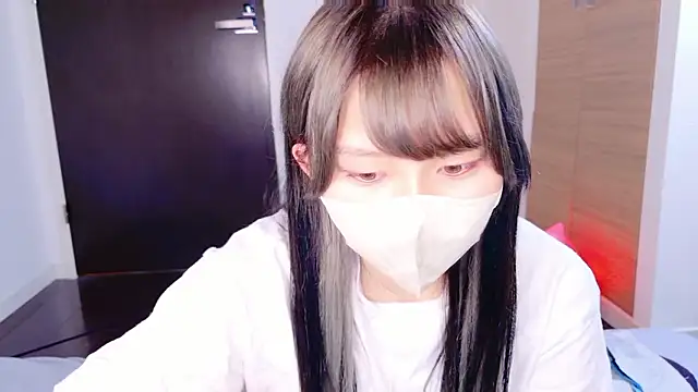 senachinnn online show from October 19, 2025, 8:48 am