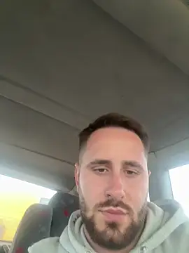 Snapshot of GeoGeorgee chatting on December 5, 2025, 9:40 am GeoGeorgee online show from December 5, 2025, 9:40 am