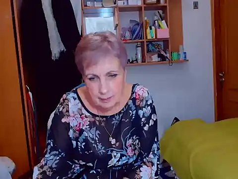 Snapshot of Victoria5643 chatting on December 4, 2024, 8:51 pm Victoria5643 online show from December 4, 2024, 8:51 pm