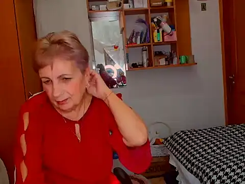 Snapshot of Victoria5643 chatting on December 18, 2024, 9:29 pm Victoria5643 online show from December 18, 2024, 9:29 pm