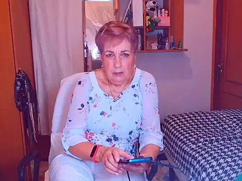 Snapshot of Victoria5643 chatting on February 17, 2025, 6:37 pm Victoria5643 online show from February 17, 2025, 6:37 pm