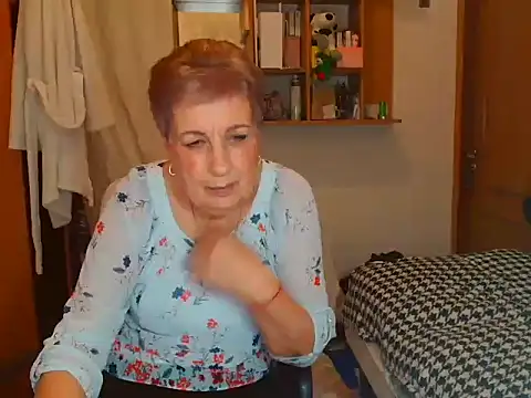 Snapshot of Victoria5643 chatting on February 21, 2025, 7:32 pm Victoria5643 online show from February 21, 2025, 7:32 pm