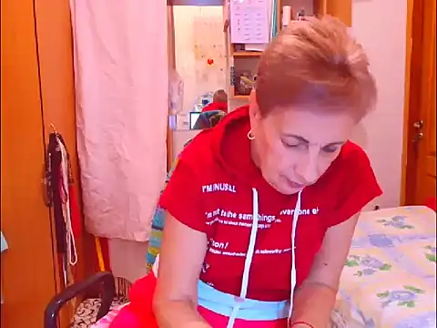 Snapshot of Victoria5643 chatting on September 18, 2025, 8:33 pm Victoria5643 online show from September 18, 2025, 8:33 pm