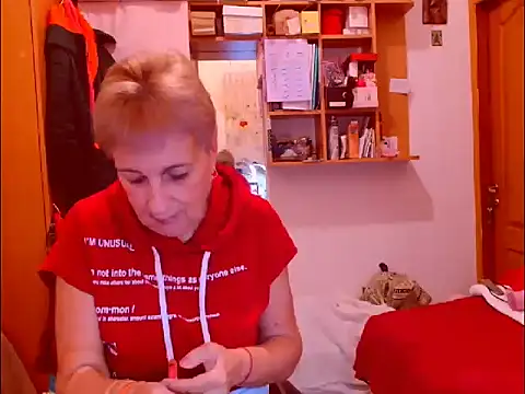 Snapshot of Victoria5643 chatting on October 8, 2025, 3:42 pm Victoria5643 online show from October 8, 2025, 3:42 pm