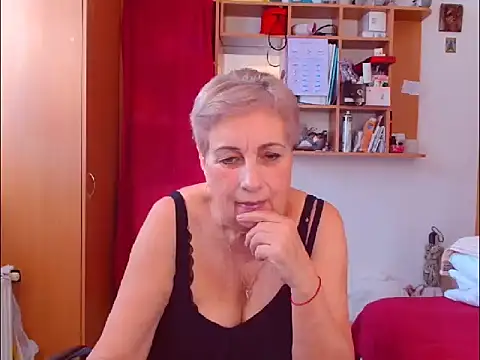 Snapshot of Victoria5643 chatting on October 14, 2025, 9:10 am Victoria5643 online show from October 14, 2025, 9:10 am