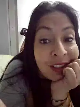 Snapshot of Catalina_JH chatting on December 28, 2024, 2:11 am Catalina JH online show from December 28, 2024, 2:11 am