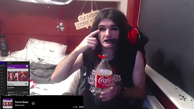 Snapshot of Rocker_Assassin66630 chatting on December 19, 2025, 12:50 am Rocker Assassin66630 online show from December 19, 2025, 12:50 am