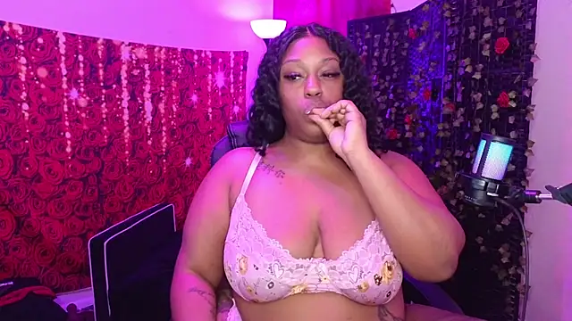 Snapshot of cheriserozequeen chatting on February 4, 2026, 8:25 pm cheriserozequeen online show from February 4, 2026, 8:25 pm