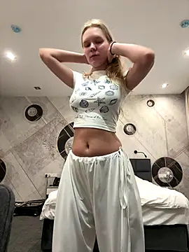 Ketitull online show from September 12, 2025, 4:23 am