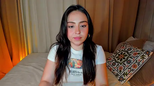 Snapshot of SofiMeza chatting on February 8, 2025, 6:01 pm SofiMeza online show from February 8, 2025, 6:01 pm