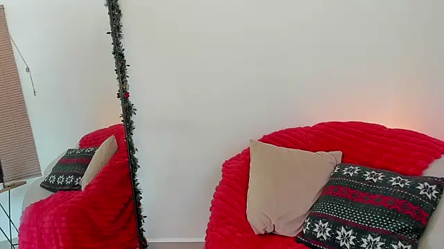 SofiMeza online show from December 17, 2025, 4:46 pm