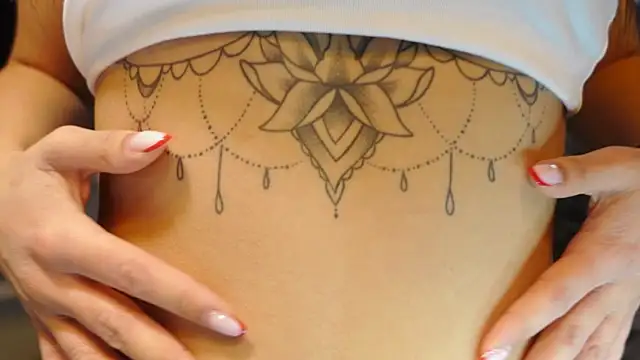 carla italian online show from December 16, 2024, 12:27 pm