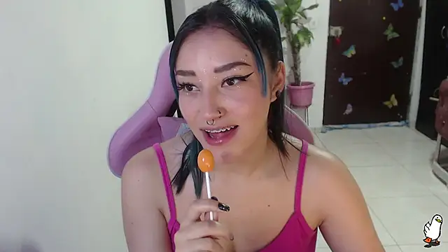 Snapshot of littleangel1_m chatting on November 4, 2025, 9:36 pm littleangel1 m online show from November 4, 2025, 9:36 pm