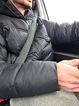 Snapshot of Zeefy chatting on February 1, 2026, 10:03 am Zeefy online show from February 1, 2026, 10:03 am