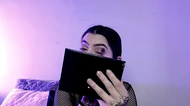 sophy rock online show from November 12, 2025, 5:13 pm