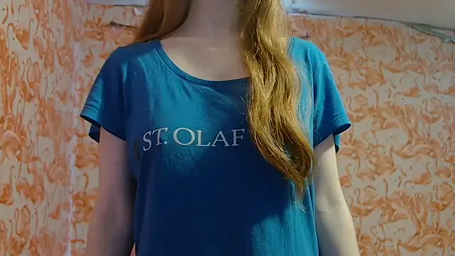 strawberrysmoothie online show from October 16, 2025, 5:58 pm