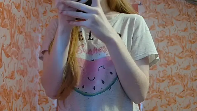 Snapshot of strawberrysmoothie chatting on January 13, 2026, 8:03 pm strawberrysmoothie online show from January 13, 2026, 8:03 pm