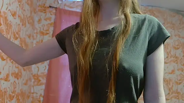 Snapshot of strawberrysmoothie chatting on February 10, 2026, 9:19 pm strawberrysmoothie online show from February 10, 2026, 9:19 pm