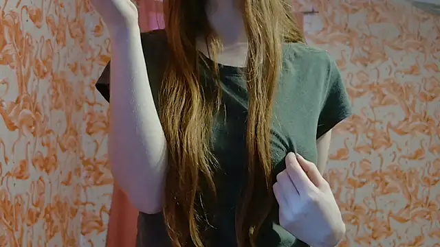 Snapshot of strawberrysmoothie chatting on February 12, 2026, 9:21 pm strawberrysmoothie online show from February 12, 2026, 9:21 pm