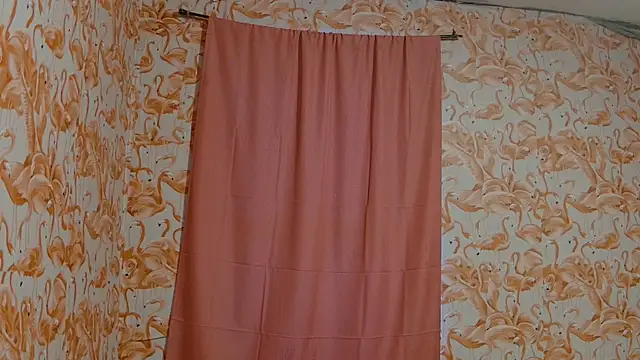 Snapshot of strawberrysmoothie chatting on February 18, 2026, 10:39 pm strawberrysmoothie online show from February 18, 2026, 10:39 pm