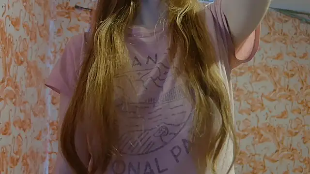 Snapshot of strawberrysmoothie chatting on March 9, 2026, 7:18 pm strawberrysmoothie online show from March 9, 2026, 7:18 pm