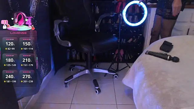 Snapshot of LaraReinaDelSol chatting on February 26, 2026, 10:36 am LaraReinaDelSol online show from February 26, 2026, 10:36 am