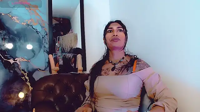 Snapshot of khiara_moretti chatting on November 7, 2025, 11:10 am khiara moretti online show from November 7, 2025, 11:10 am