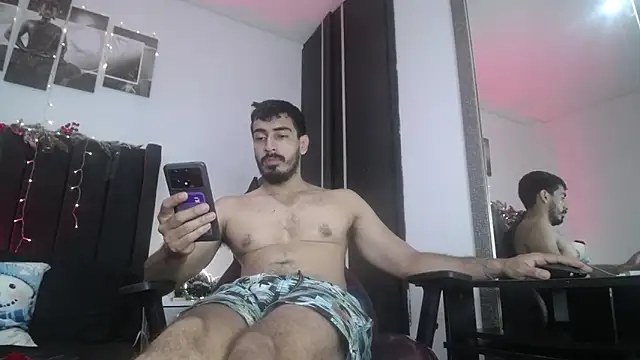 Snapshot of muscle_ares chatting on December 6, 2024, 12:27 pm muscle ares online show from December 6, 2024, 12:27 pm