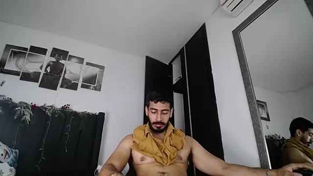 Snapshot of muscle_ares chatting on December 8, 2024, 1:14 pm muscle ares online show from December 8, 2024, 1:14 pm