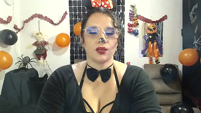 Aleja Gonzales online show from October 30, 2025, 4:47 am