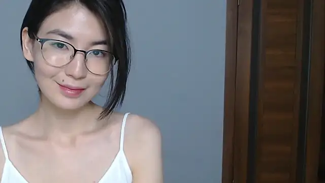 Snapshot of traxexe chatting on March 6, 2026, 6:37 pm traxexe online show from March 6, 2026, 6:37 pm