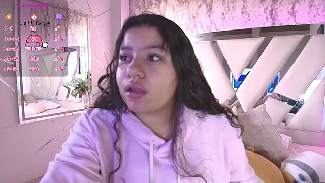 Miaa Smiith1 online show from December 13, 2024, 11:45 am