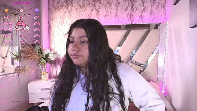 Miaa Smiith1 online show from December 15, 2024, 11:34 am