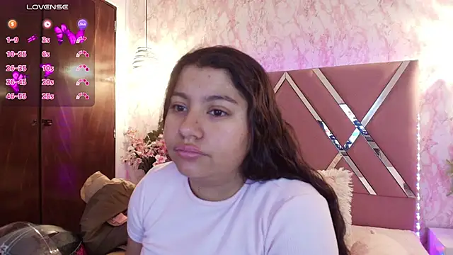 Miaa Smiith1 online show from March 7, 2025, 12:12 pm