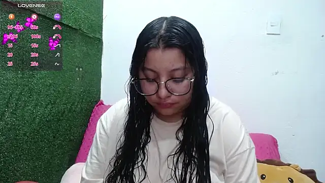 Snapshot of Miaa_Smiith1 chatting on November 6, 2025, 10:05 am Miaa Smiith1 online show from November 6, 2025, 10:05 am