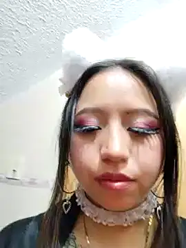 Snapshot of Moon_Water__ chatting on February 24, 2025, 4:58 pm Moon Water online show from February 24, 2025, 4:58 pm