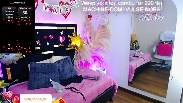 Snapshot of Moon_Water__ chatting on March 11, 2025, 8:31 pm Moon Water online show from March 11, 2025, 8:31 pm