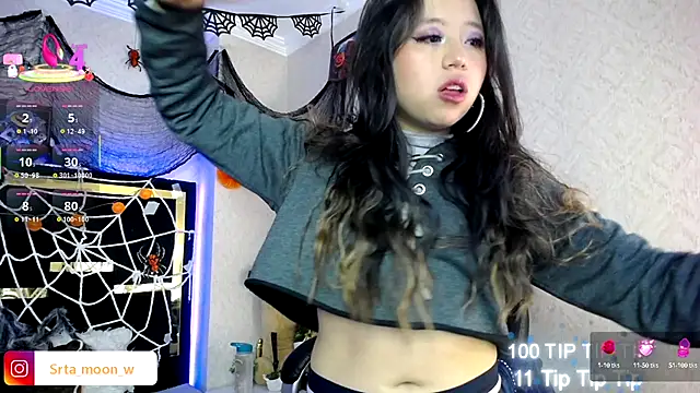 Snapshot of Moon_Water__ chatting on October 6, 2025, 11:40 am Moon Water online show from October 6, 2025, 11:40 am