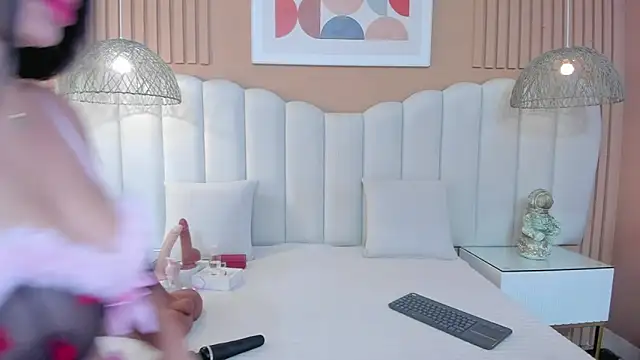 Sara Vanegas online show from March 24, 2026, 11:37 am