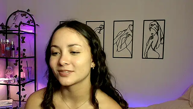 Megan Rodrigo online show from October 10, 2025, 7:13 pm