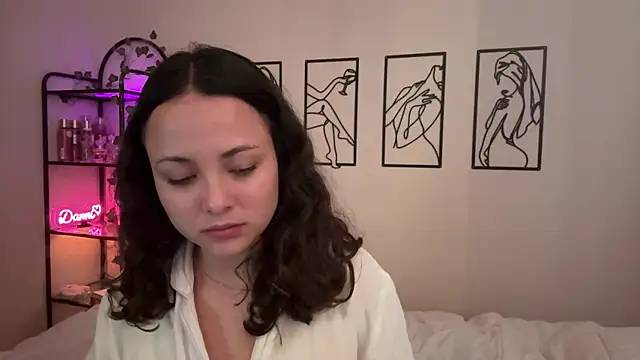 Megan Rodrigo online show from November 19, 2025, 7:14 pm