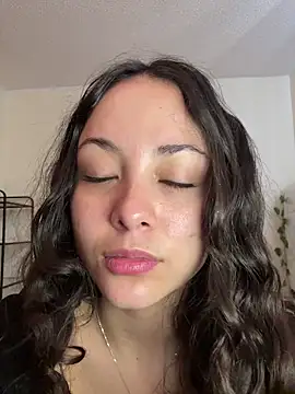 Megan Rodrigo online show from March 6, 2026, 1:40 pm