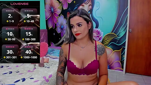 Snapshot of mia_bigtits17 chatting on March 19, 2025, 8:32 pm mia bigtits17 online show from March 19, 2025, 8:32 pm