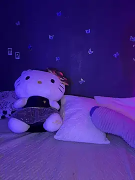 Roxanne 08 online show from February 9, 2025, 9:16 am