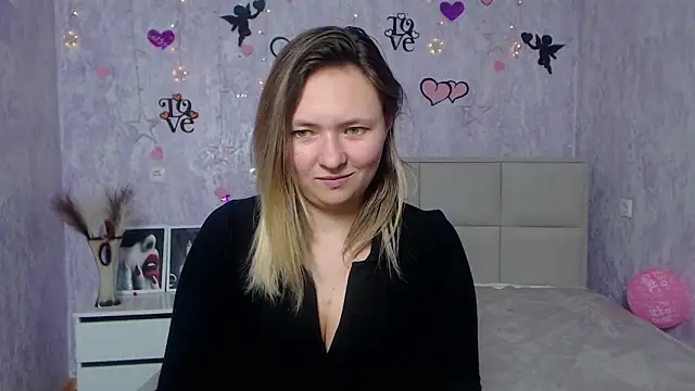 Snapshot of SallyVerda chatting on February 8, 2025, 1:32 am SallyVerda online show from February 8, 2025, 1:32 am